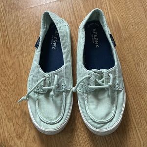 Sperry topsider boat shoes